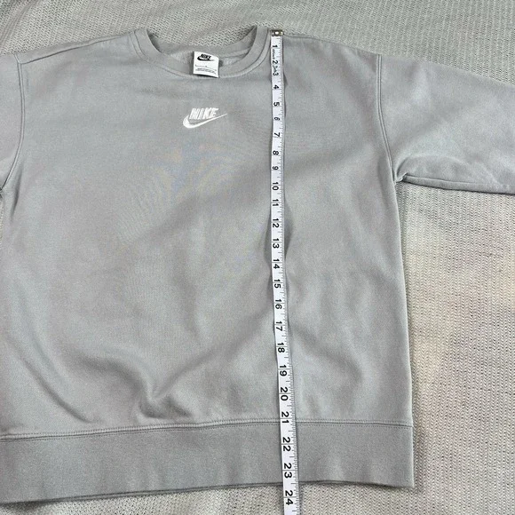 Nike Crewneck Sweatshirt Youth‎ Large Gray Embroidered Logo Big Swoosh Retro Gym - Picture 13 of 14